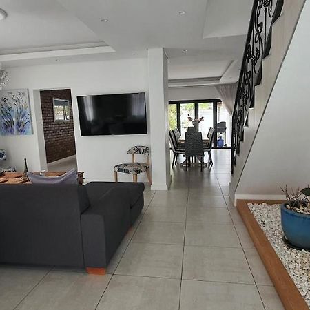 Villa Parisienne Modern Guest House Кейптаун Екстериор снимка
