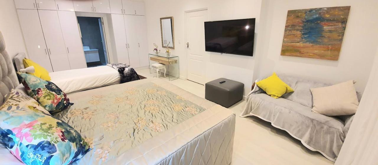 Villa Parisienne Modern Guest House Кейптаун Екстериор снимка