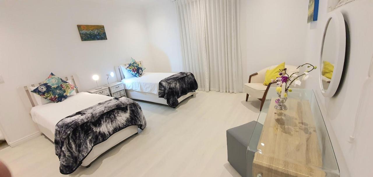 Villa Parisienne Modern Guest House Кейптаун Екстериор снимка