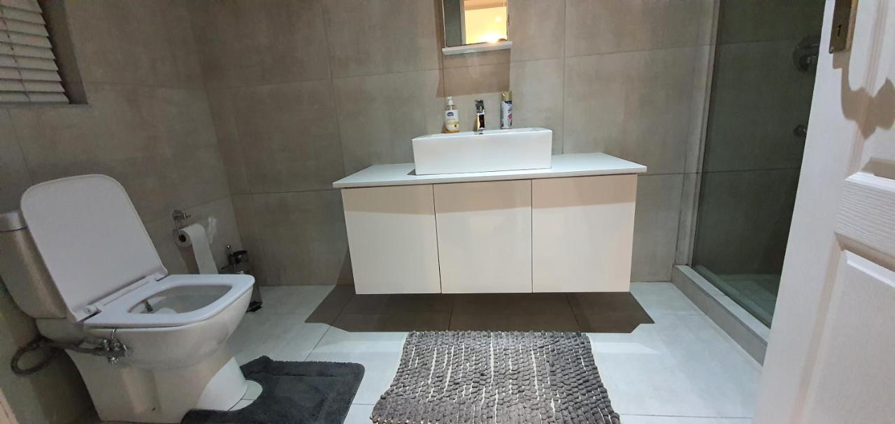 Villa Parisienne Modern Guest House Кейптаун Екстериор снимка