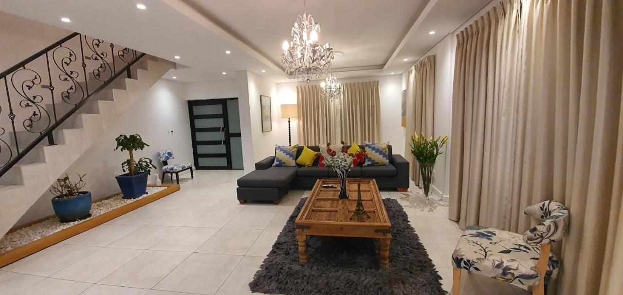 Villa Parisienne Modern Guest House Кейптаун Екстериор снимка