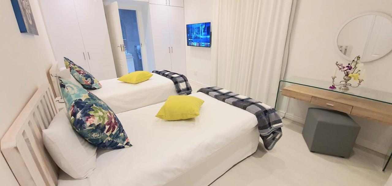 Villa Parisienne Modern Guest House Кейптаун Екстериор снимка